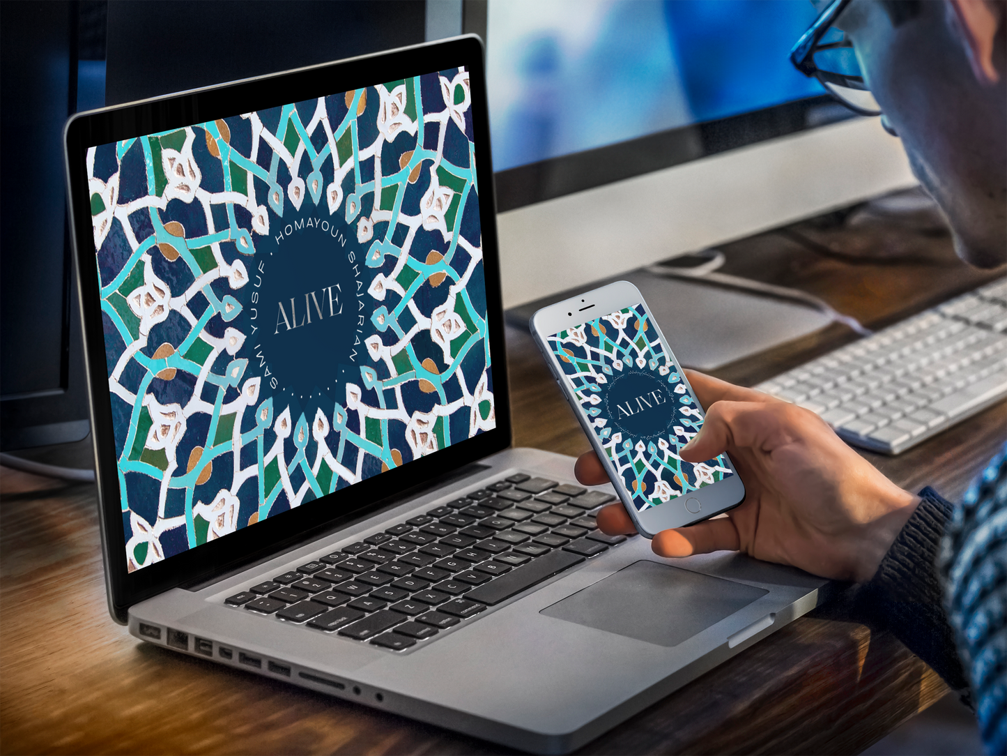 Alive Wallpapers (Mobile & Desktop)