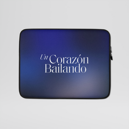 Un Corazón Bailando Laptop Sleeve